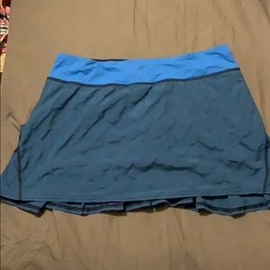 Size 10 tall lululemon run skirt
